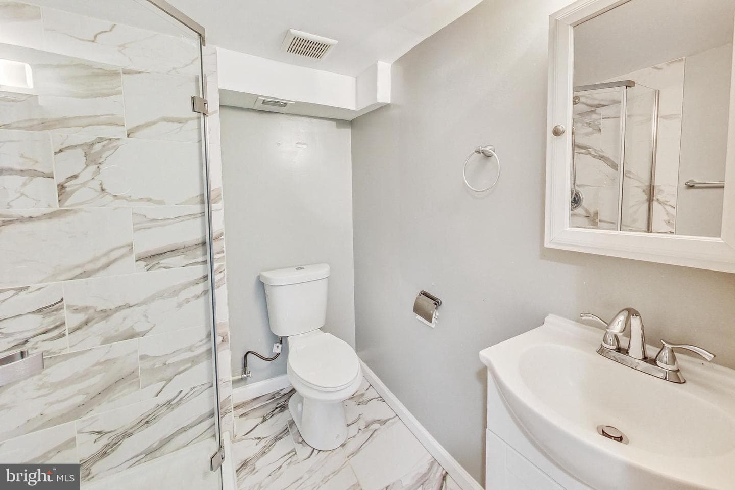 908 E Meadows Court photo 28