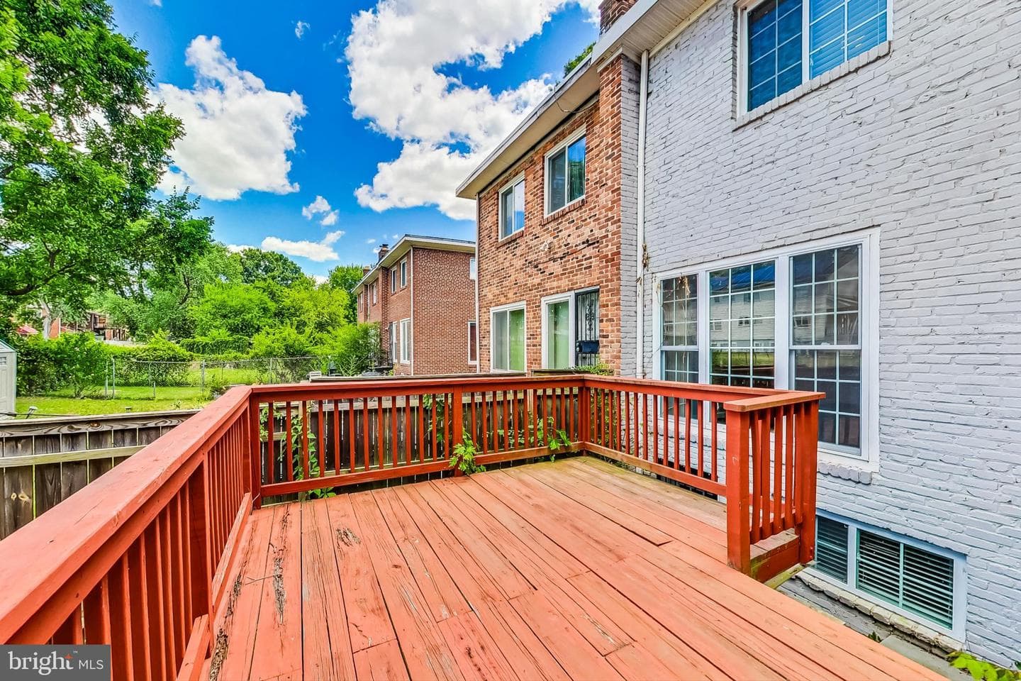 908 E Meadows Court photo 31