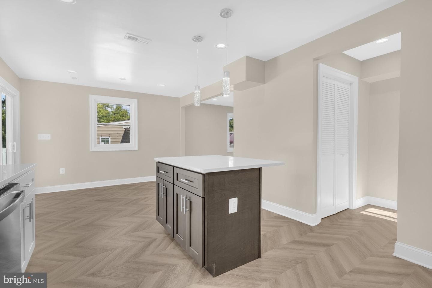2414 Greeley Place photo 12