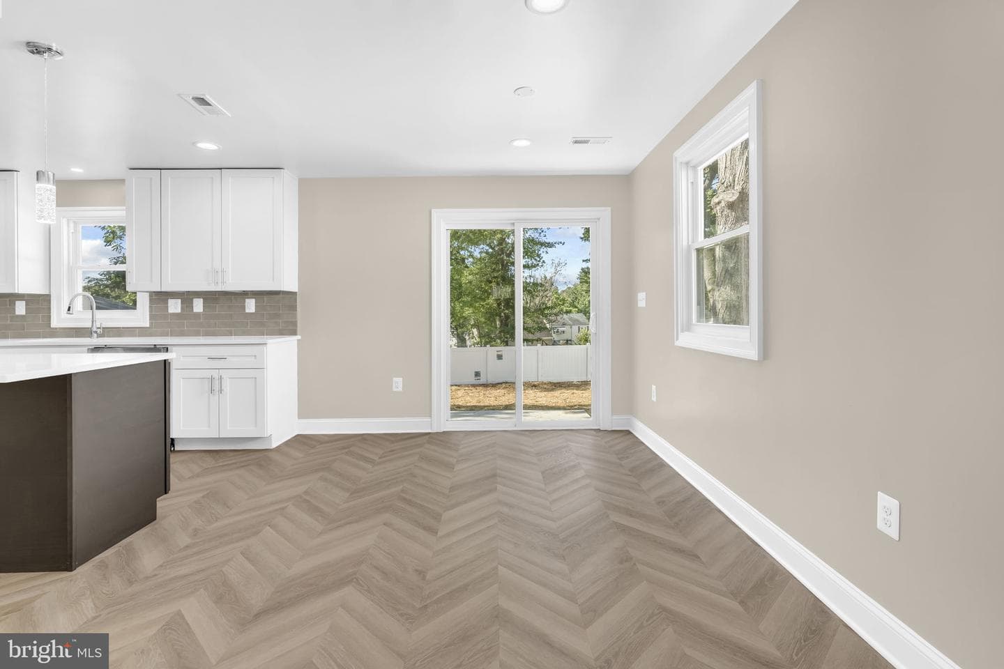 2414 Greeley Place photo 5