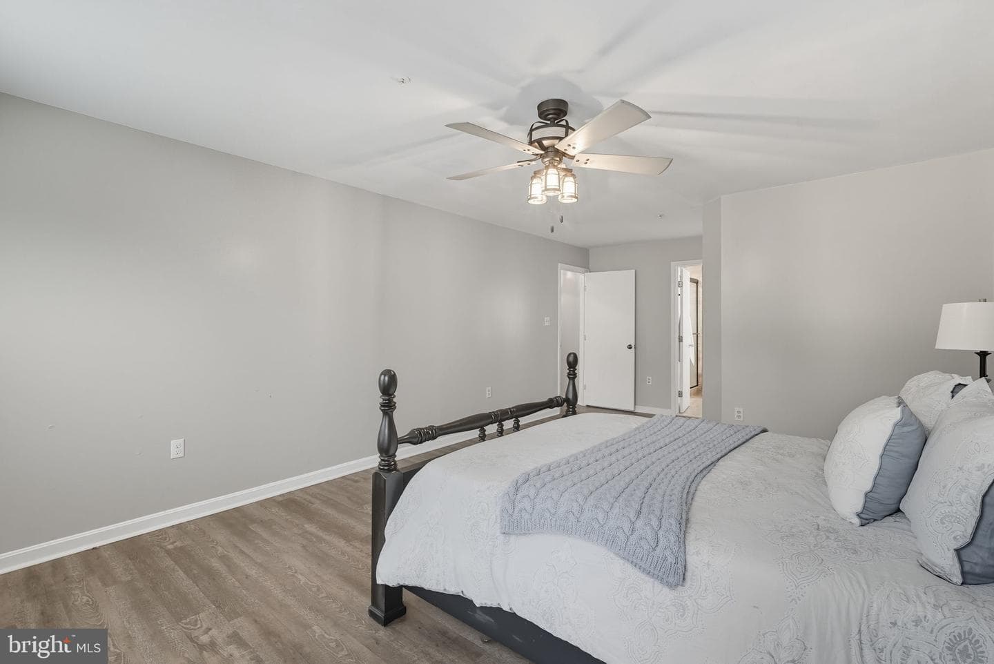 7904 Birdsong Drive photo 10