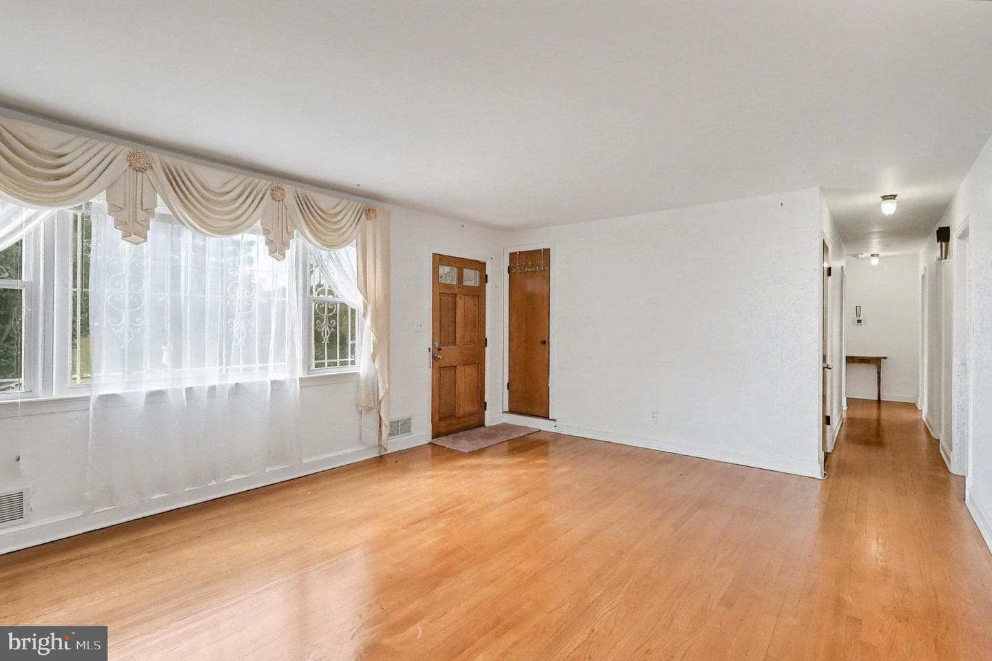 3704 Gull Road photo 4