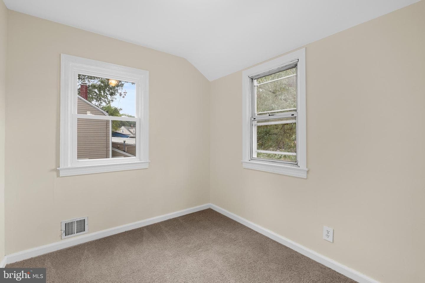 7119 Buchanan Street photo 14