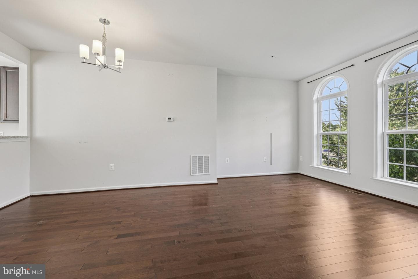 1613 Wesbourne Drive photo 8