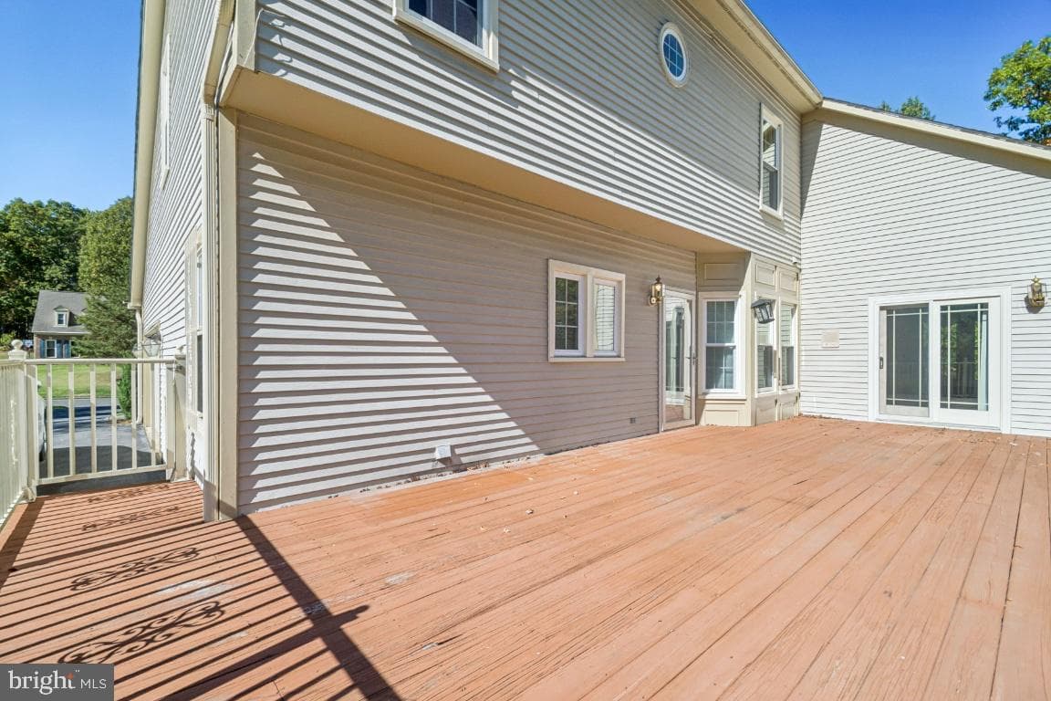 10914 Forestgate Place photo 40