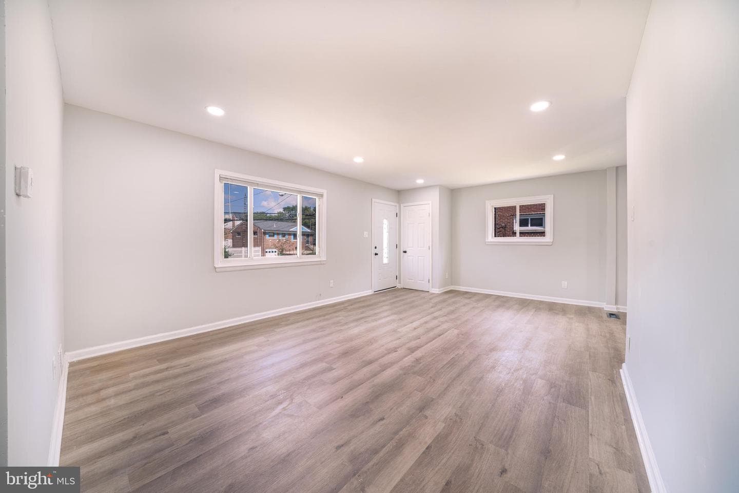 2521 Saint Clair Drive photo 10