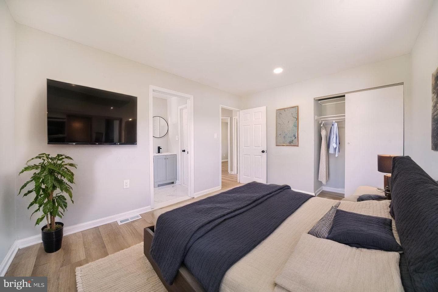 2521 Saint Clair Drive photo 23