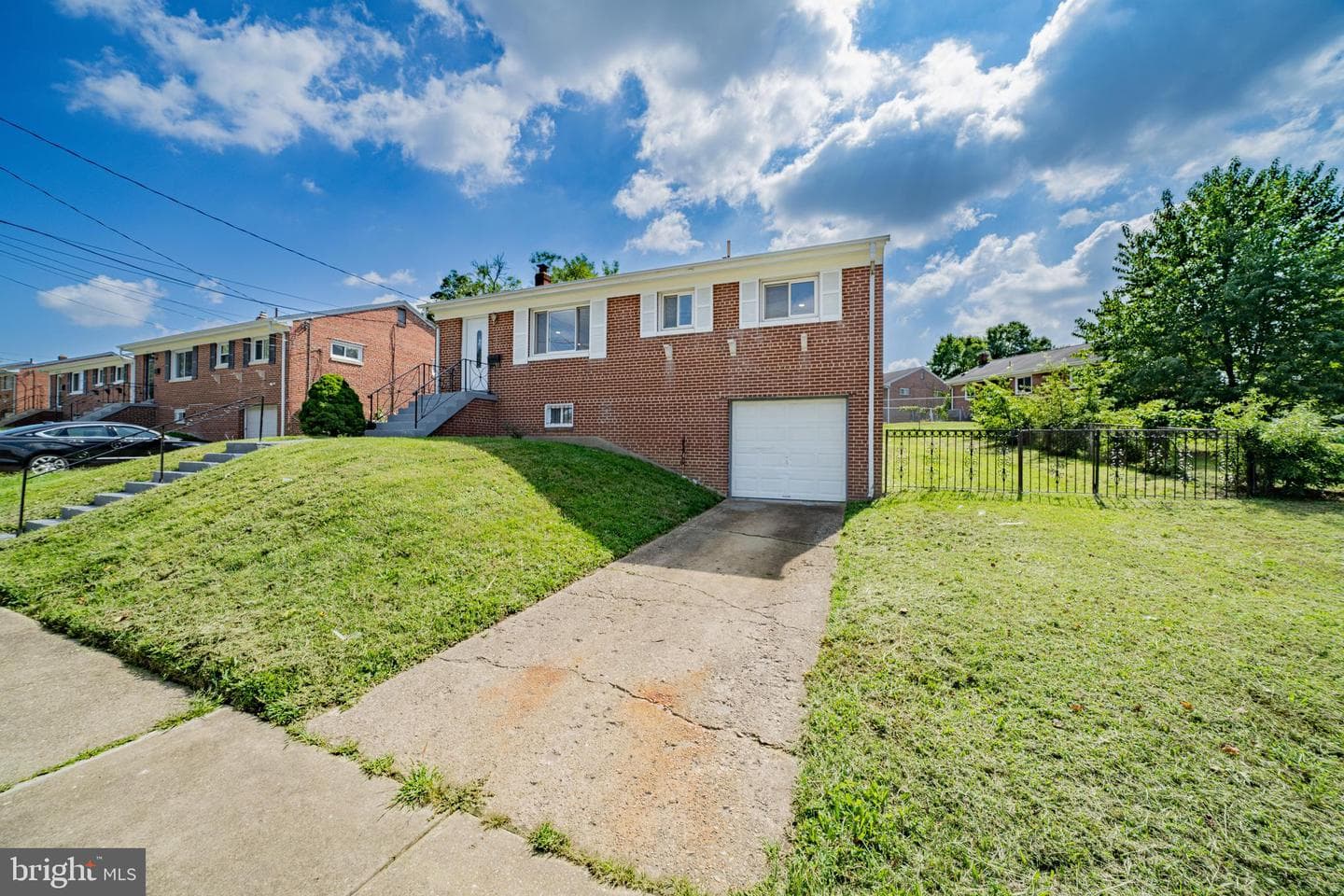 2521 Saint Clair Drive photo 4