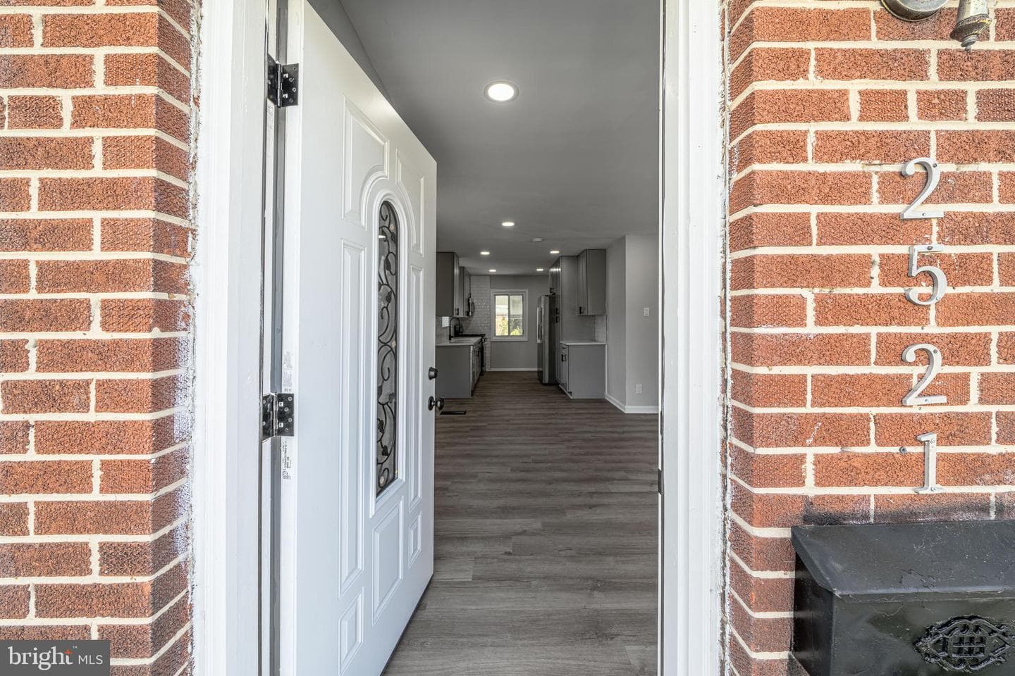 2521 Saint Clair Drive photo 8
