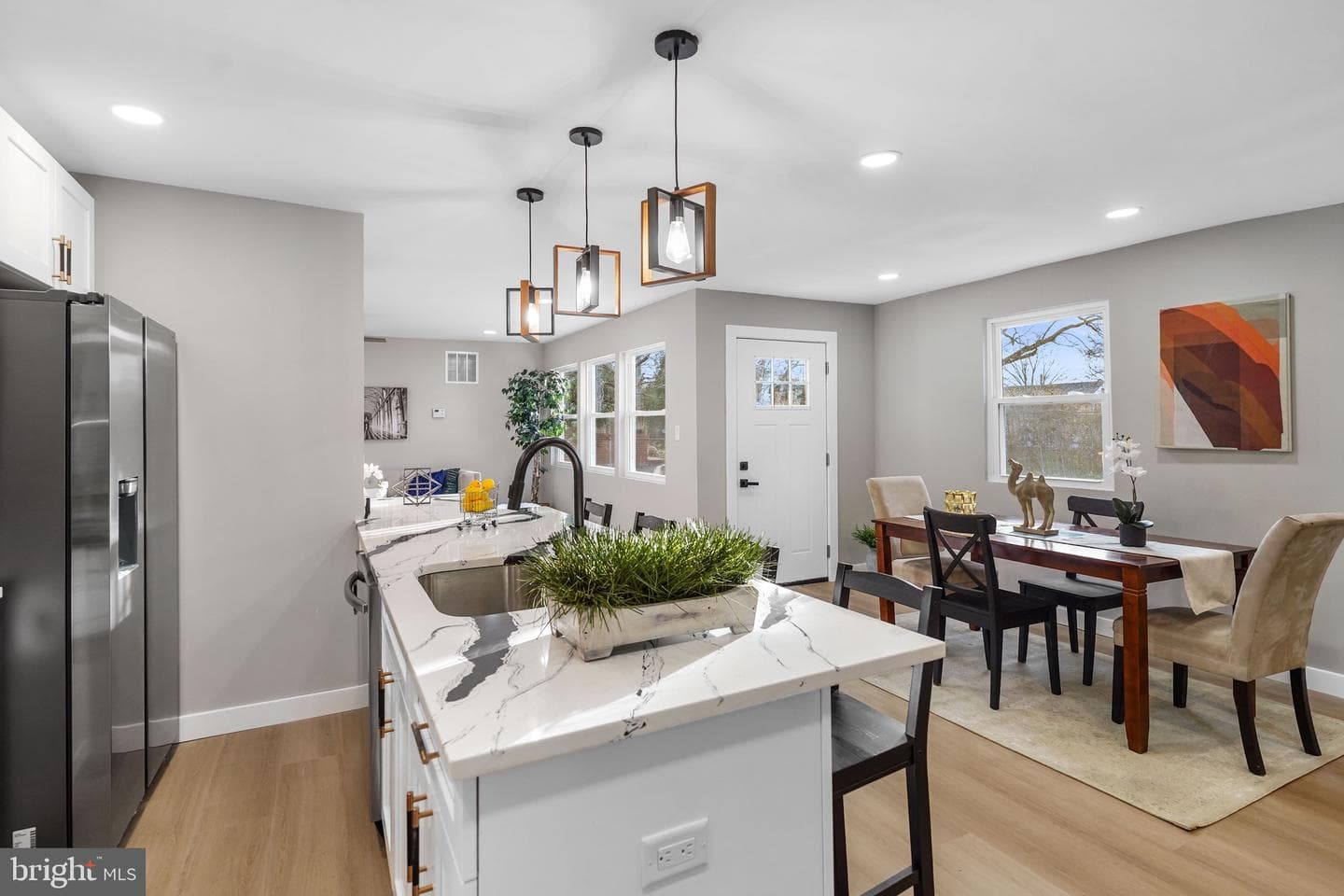 5813 Dewey Street photo 2