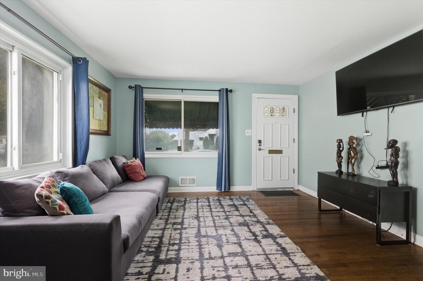 5024 Addison Road photo 6