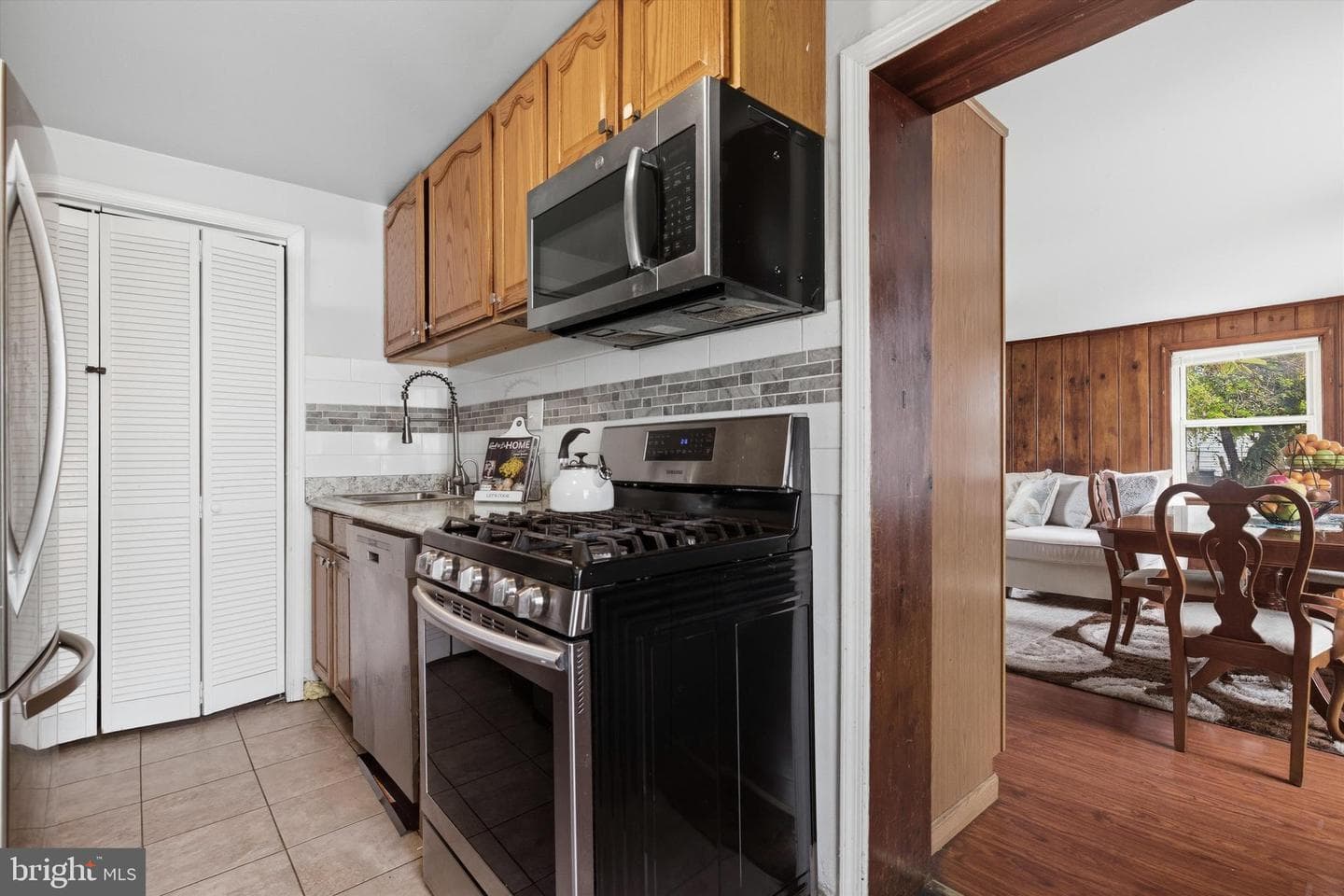 5024 Addison Road photo 9