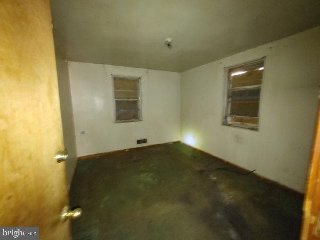 500 Suffolk Avenue photo 11