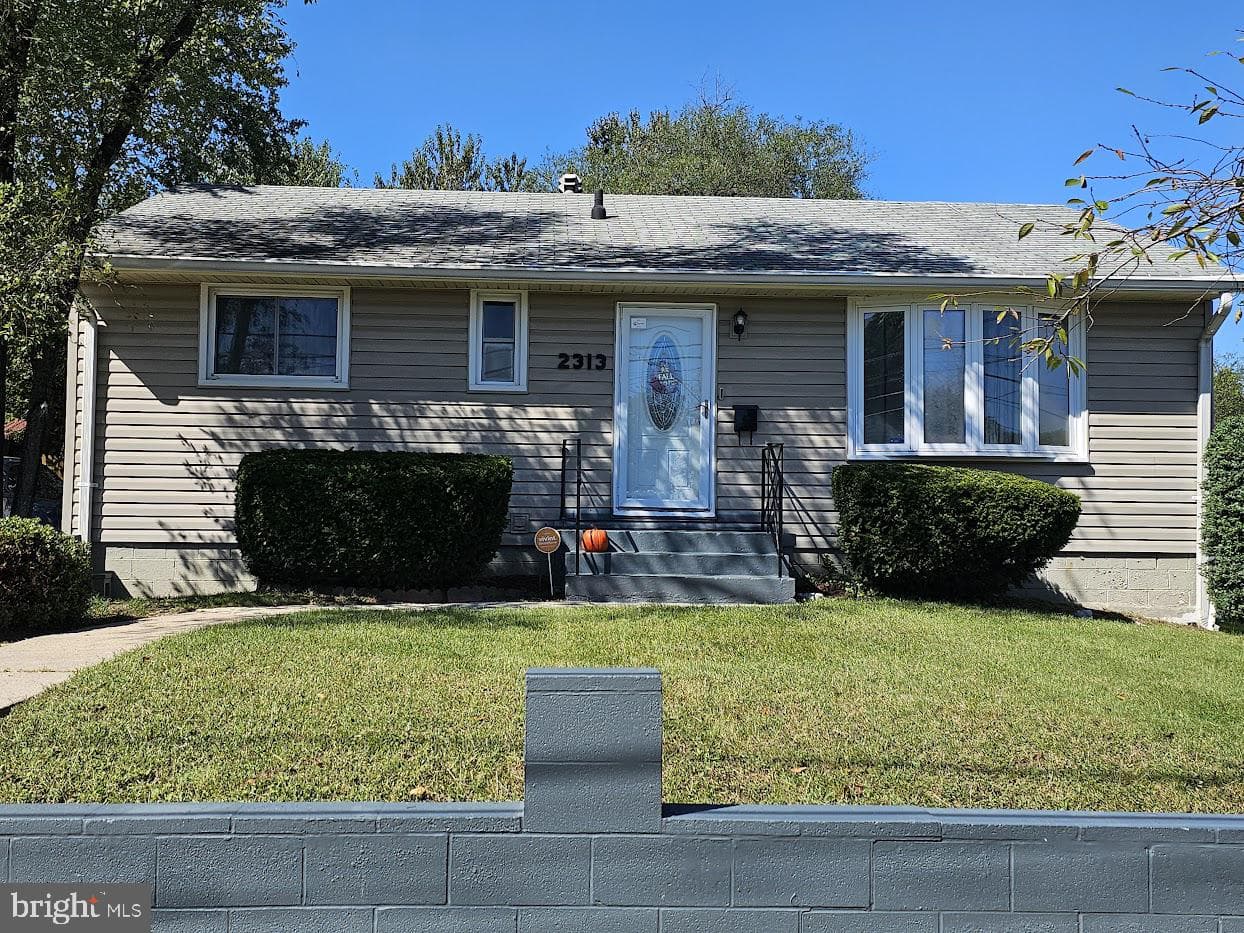2313 Wintergreen Avenue photo 1