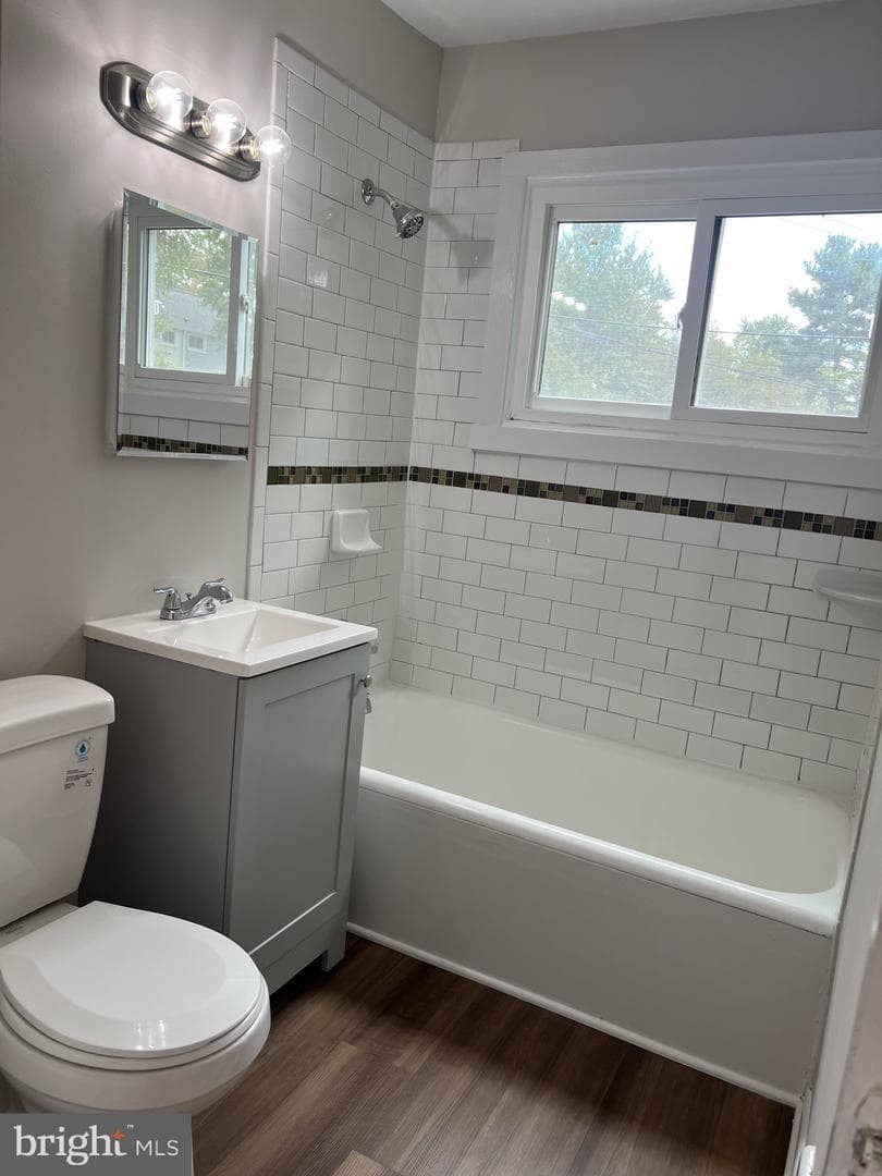 9 Laurel Hill Road photo 3