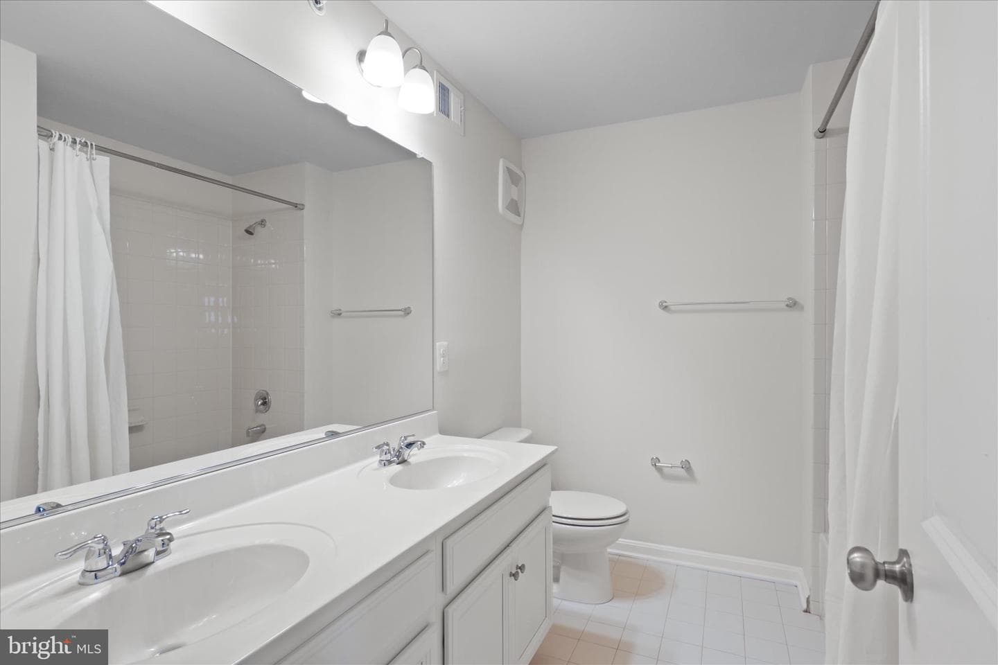 2633 Campus Way N photo 33