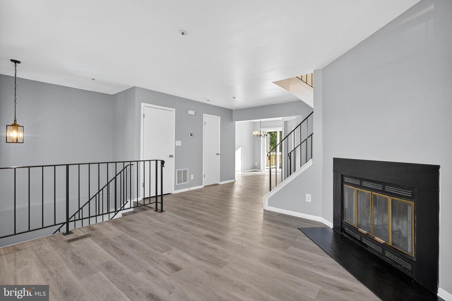 5203 Hil Mar Drive photo 3