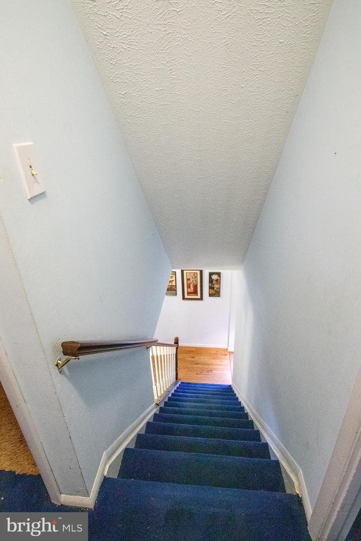 606 Potomac Valley Drive photo 24