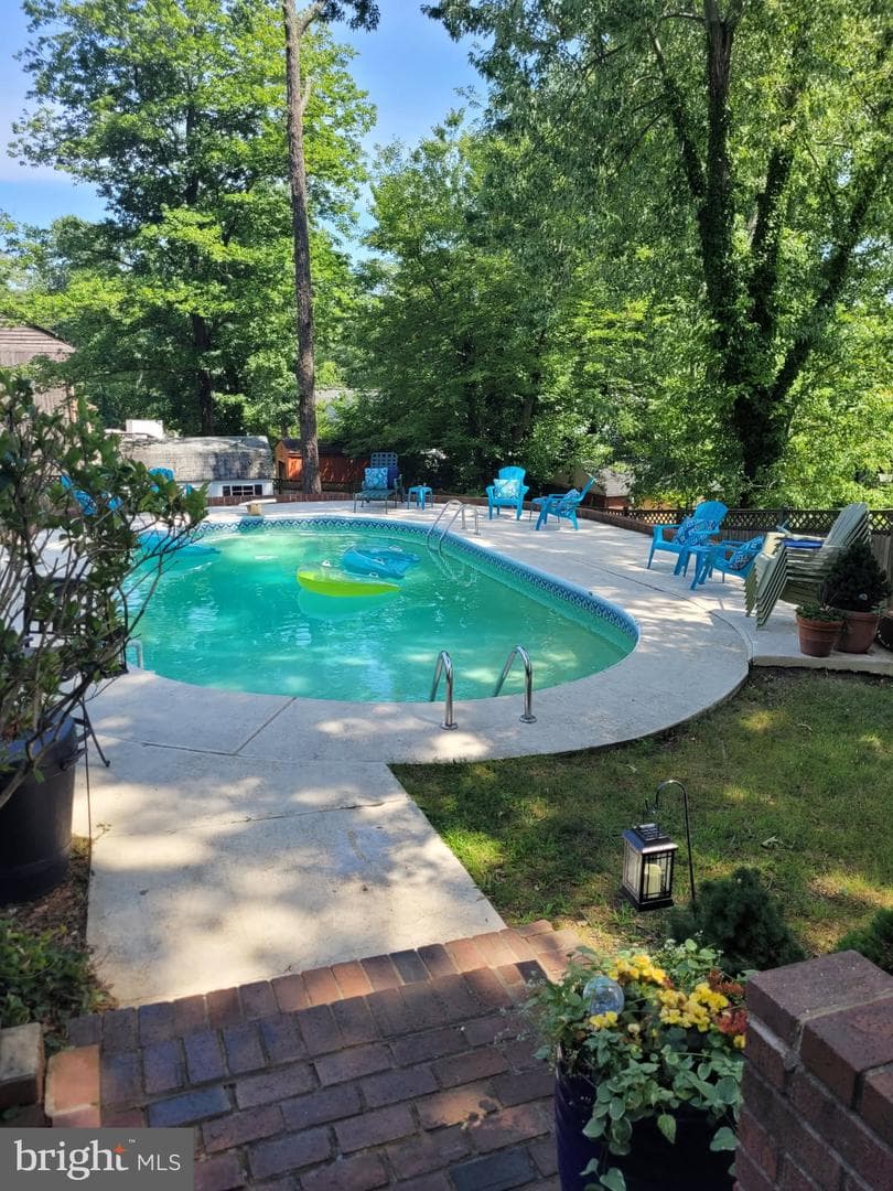 5300 Ludlow Drive photo 3
