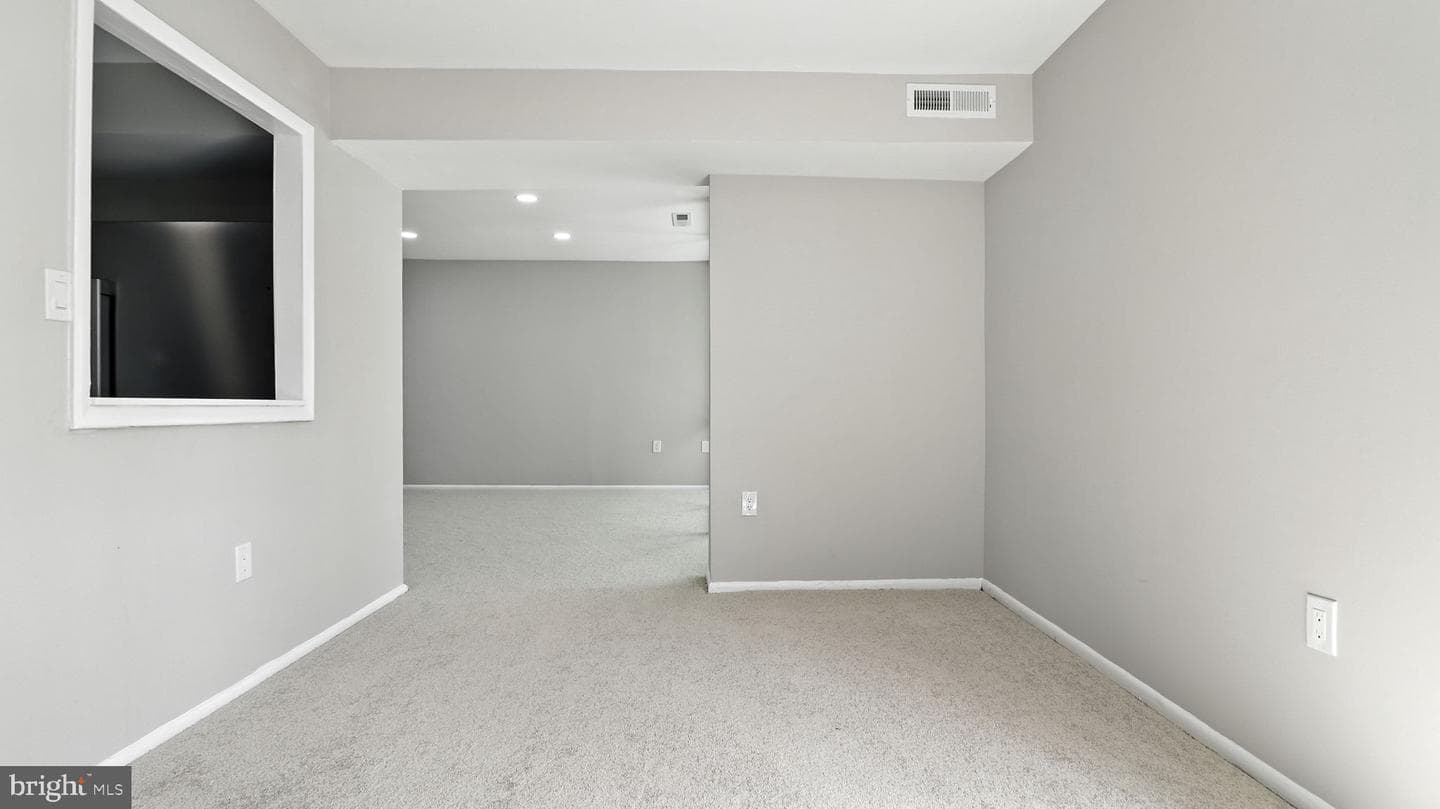 8693 Greenbelt Road #202 photo 19