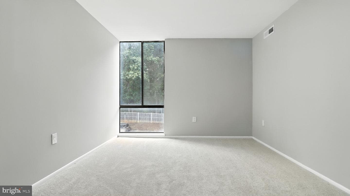 8693 Greenbelt Road #202 photo 31