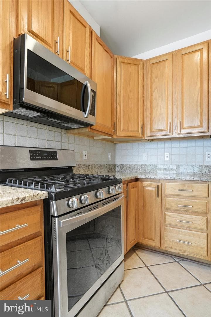 9410 52nd Avenue photo 17
