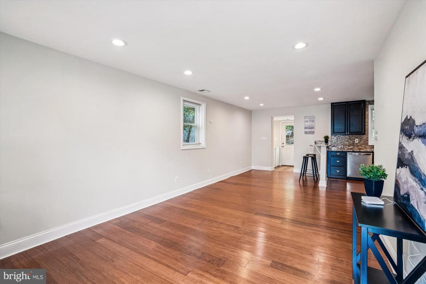 7917 Johnson Avenue photo 18