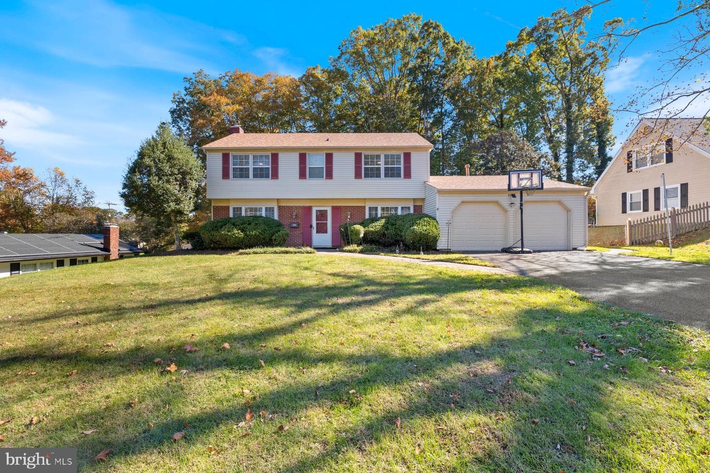 3913 York Lane photo 1