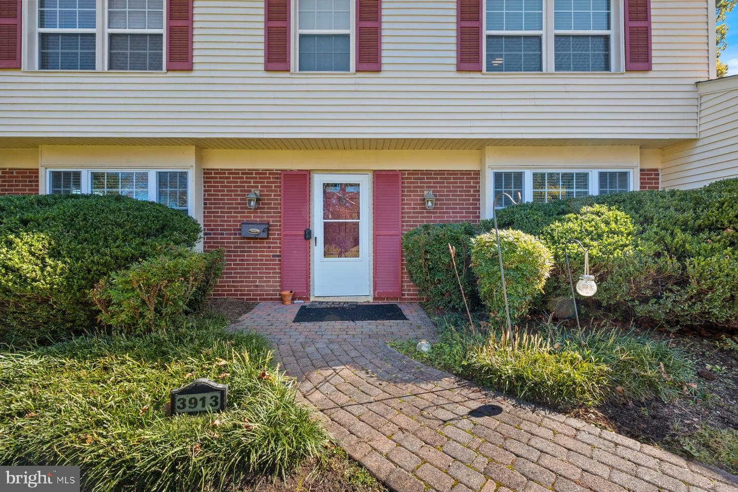 3913 York Lane photo 32