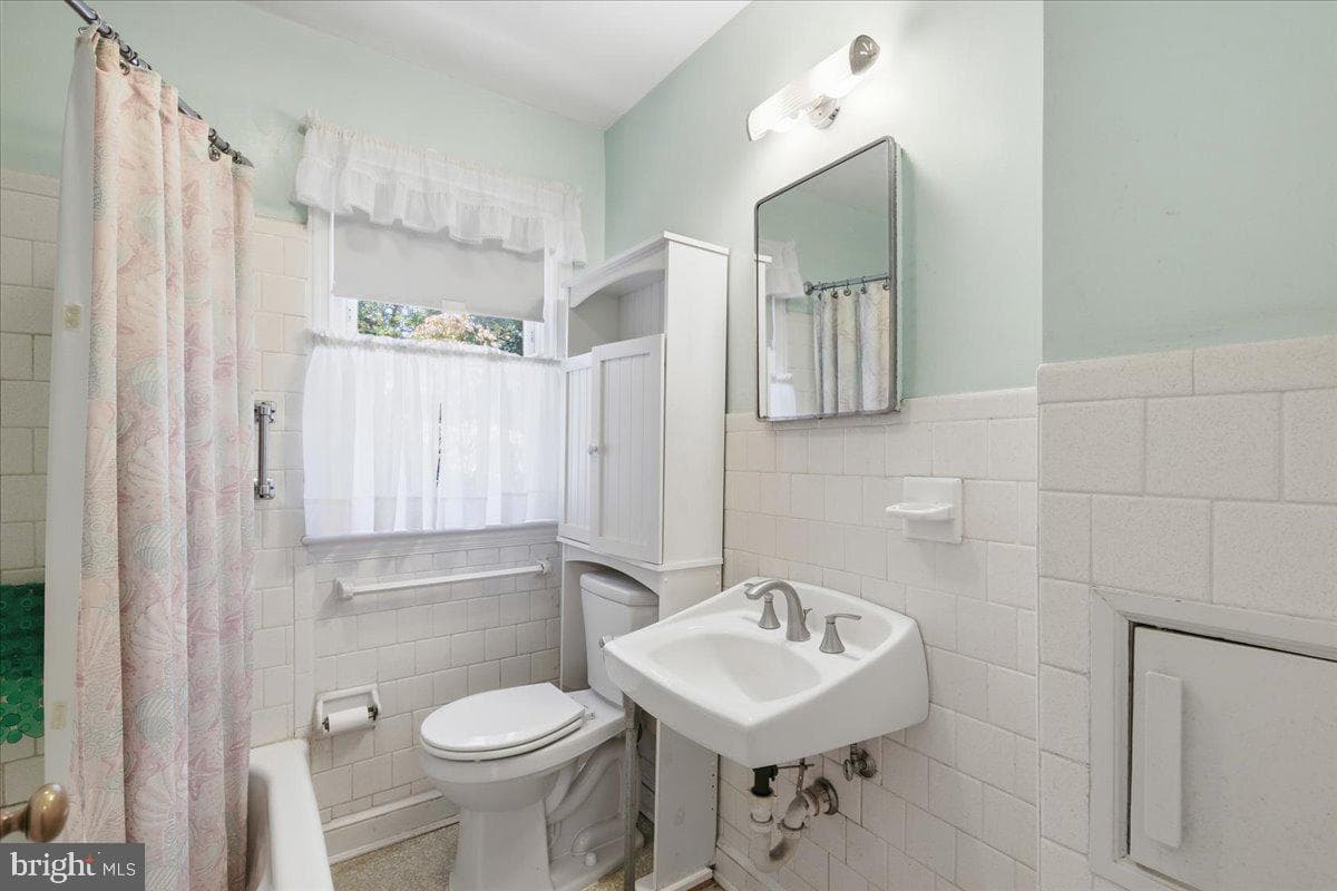 6315 Middleton Lane photo 16
