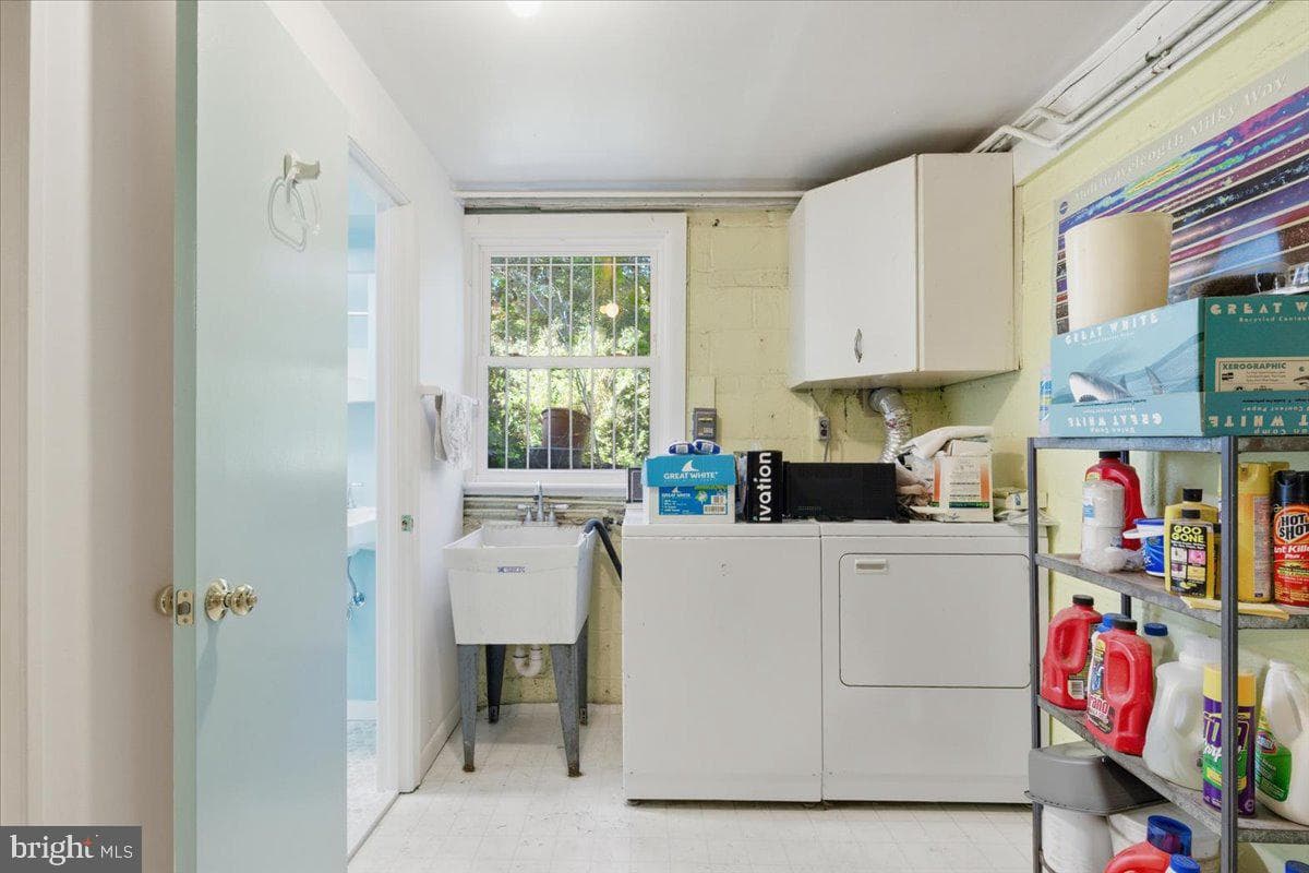 6315 Middleton Lane photo 38