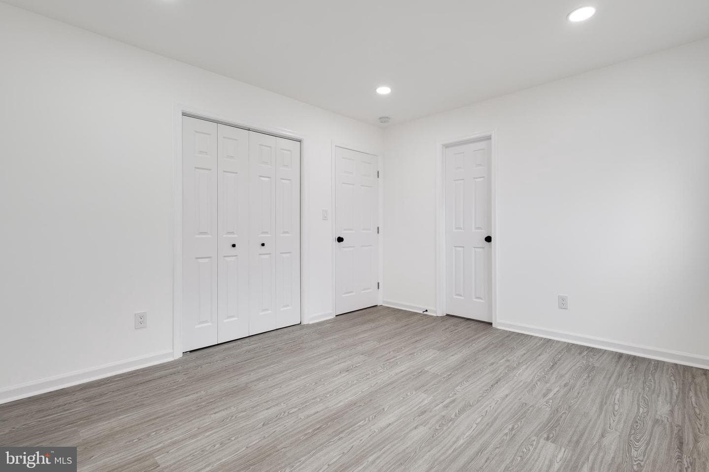 7819 Dellwood Avenue photo 25