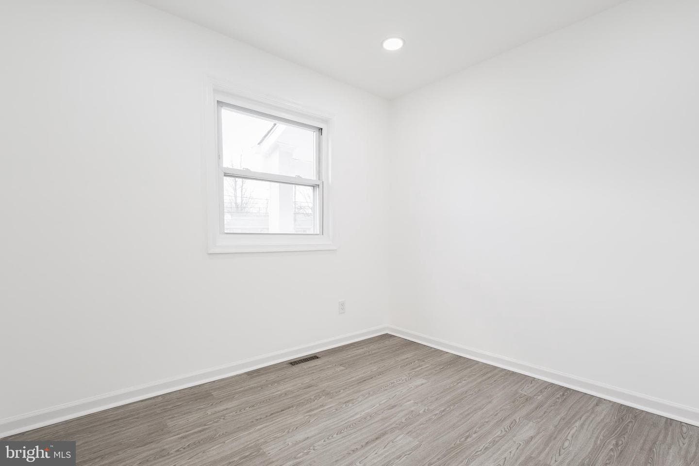 7819 Dellwood Avenue photo 29