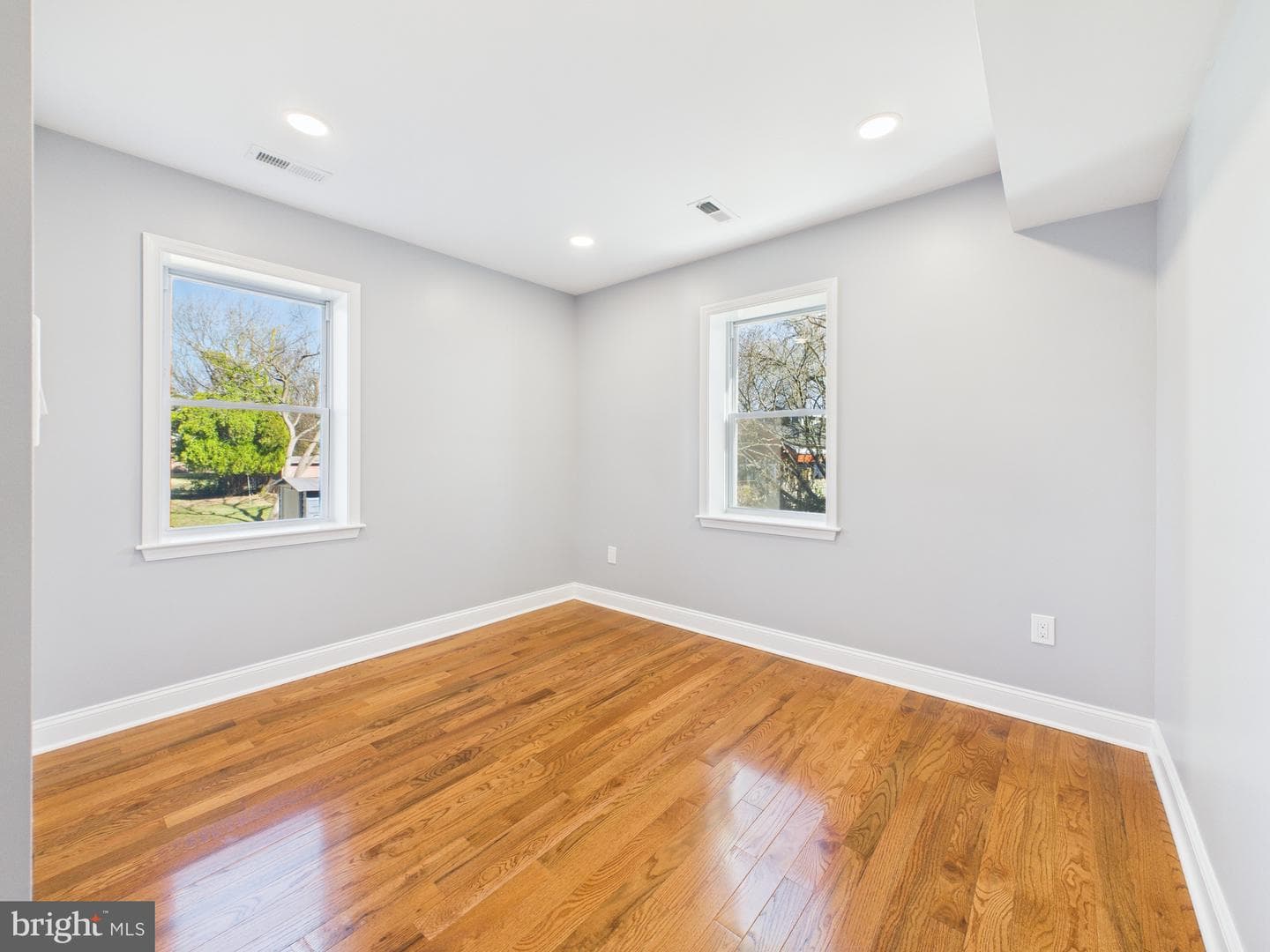 5010 Pierce Avenue photo 22