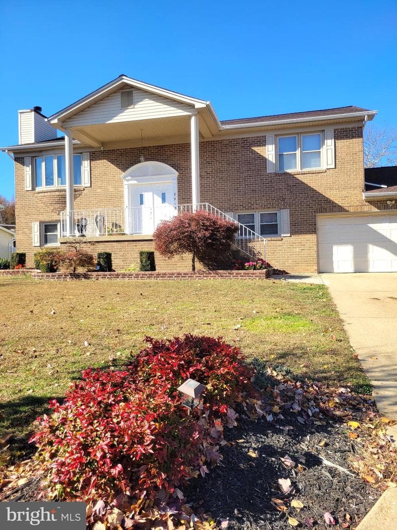 8913 Chad Way photo 4