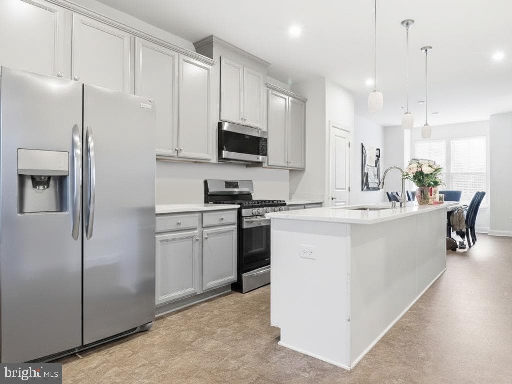 237 Phoenix Drive photo 5