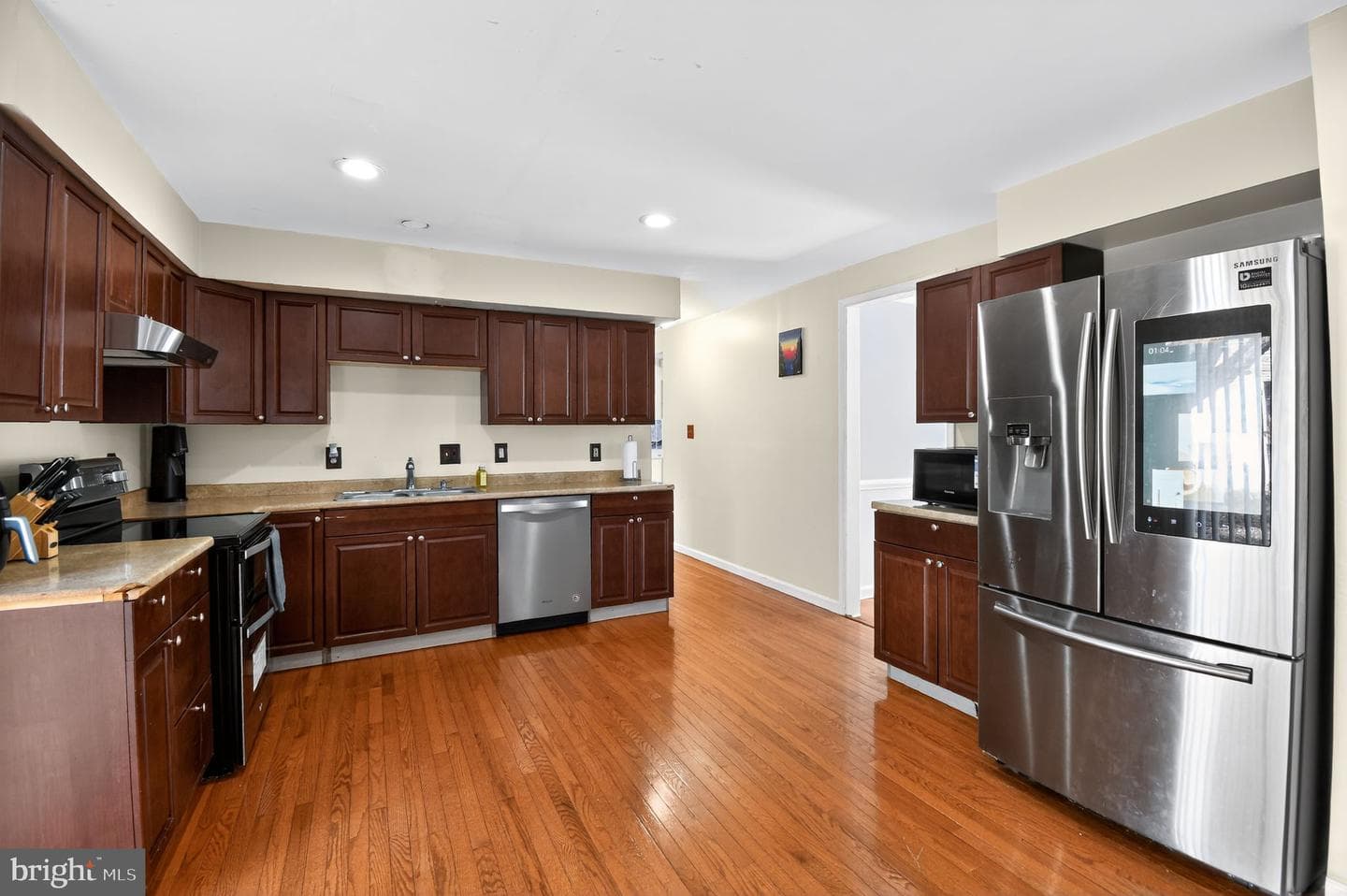 16504 Village Drive W photo 6