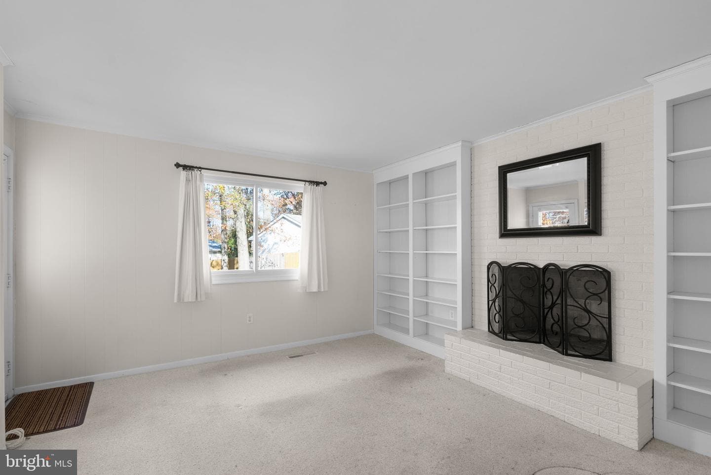 111 Tamarisk Court photo 13