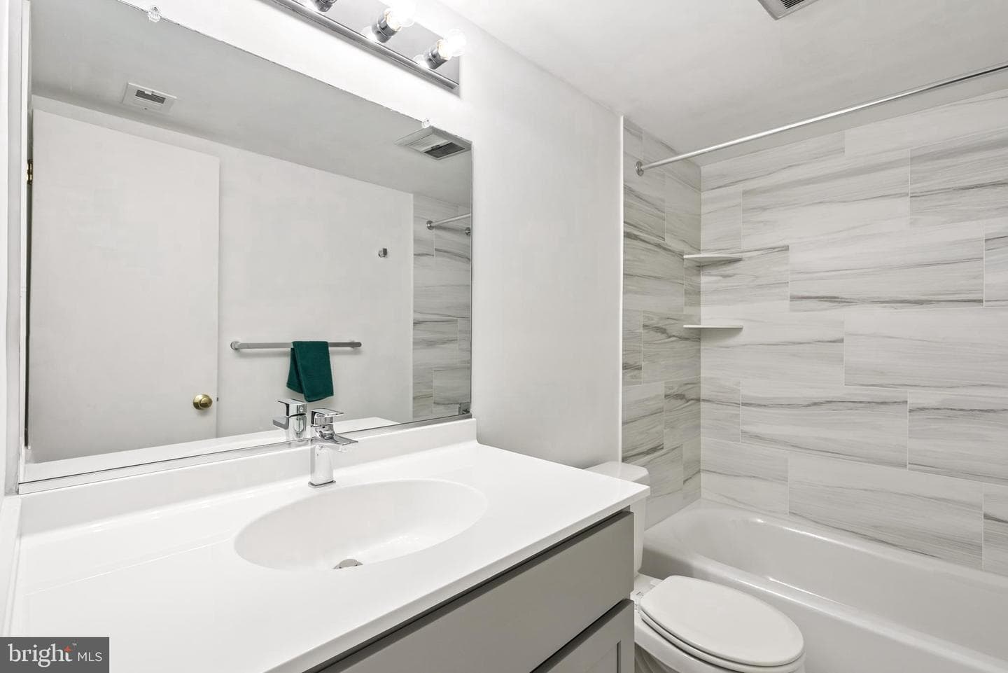 6024 Westchester Park Drive #202 photo 20