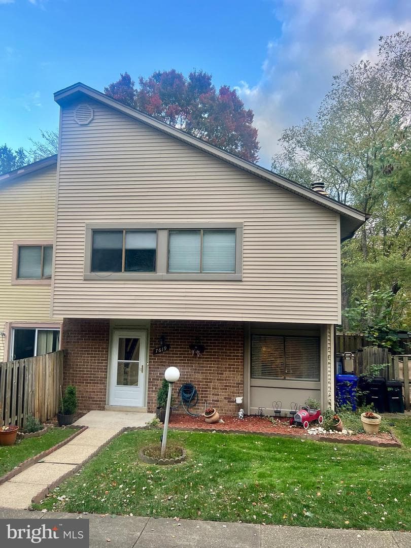 7619 Woodbine Drive photo 1