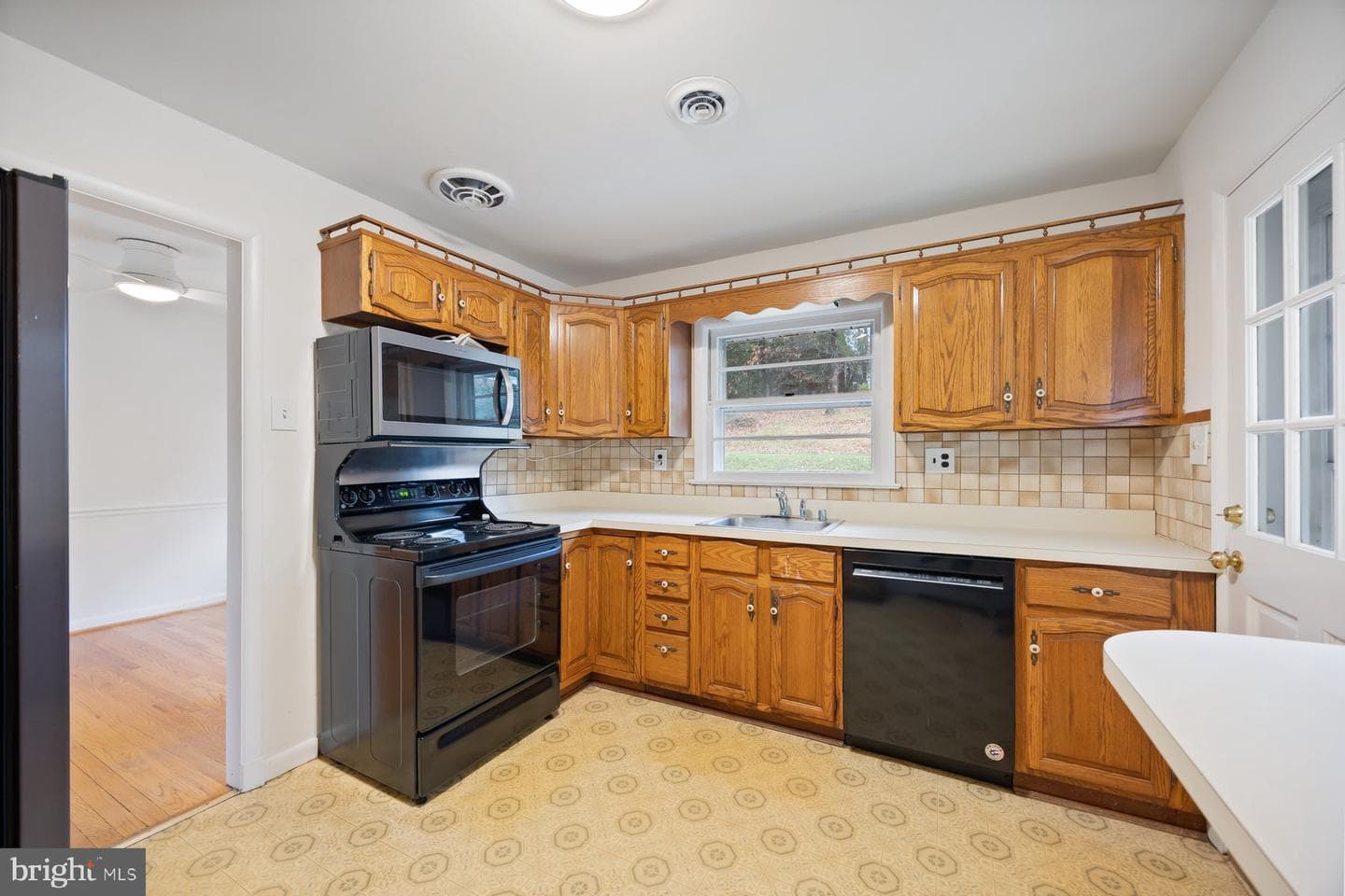 26 Lakeside Drive photo 14