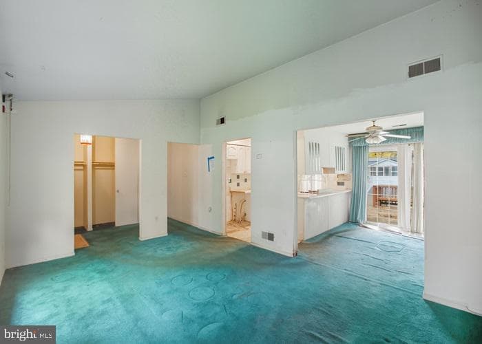 2409 Mary Place photo 8