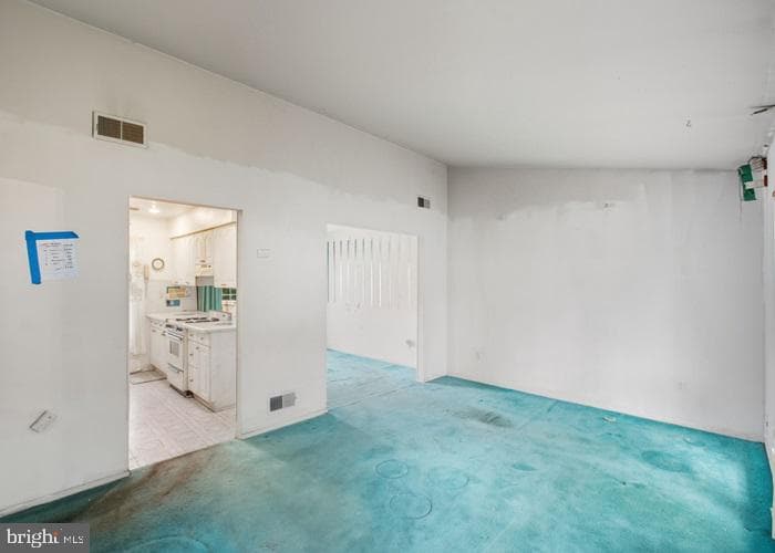 2409 Mary Place photo 9