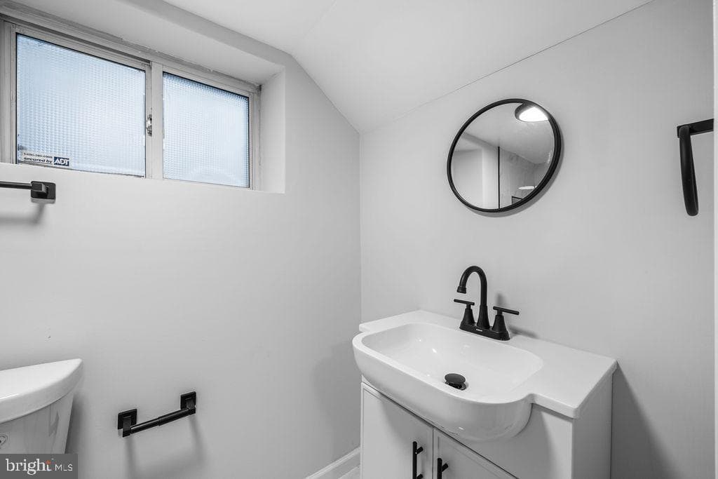 4212 Kennedy Street photo 23