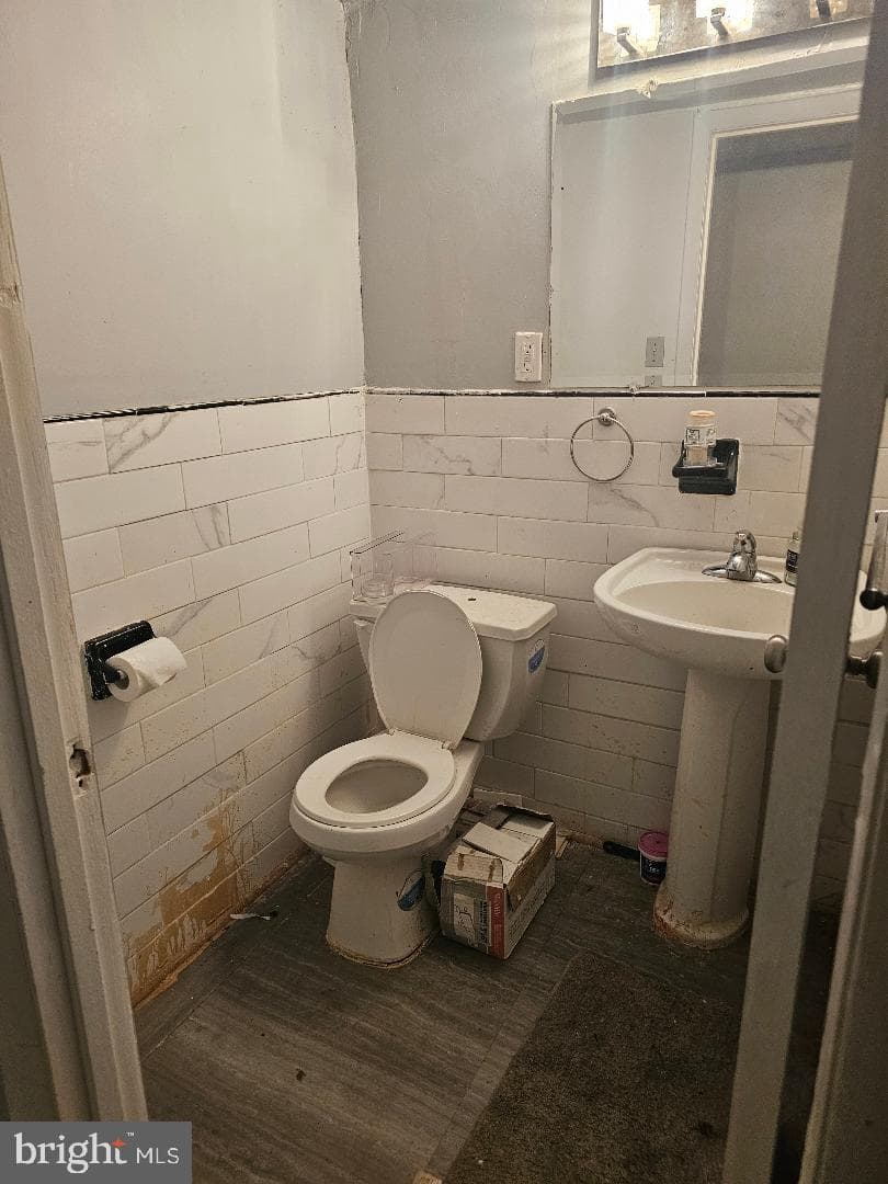 5919 Crown Street photo 5