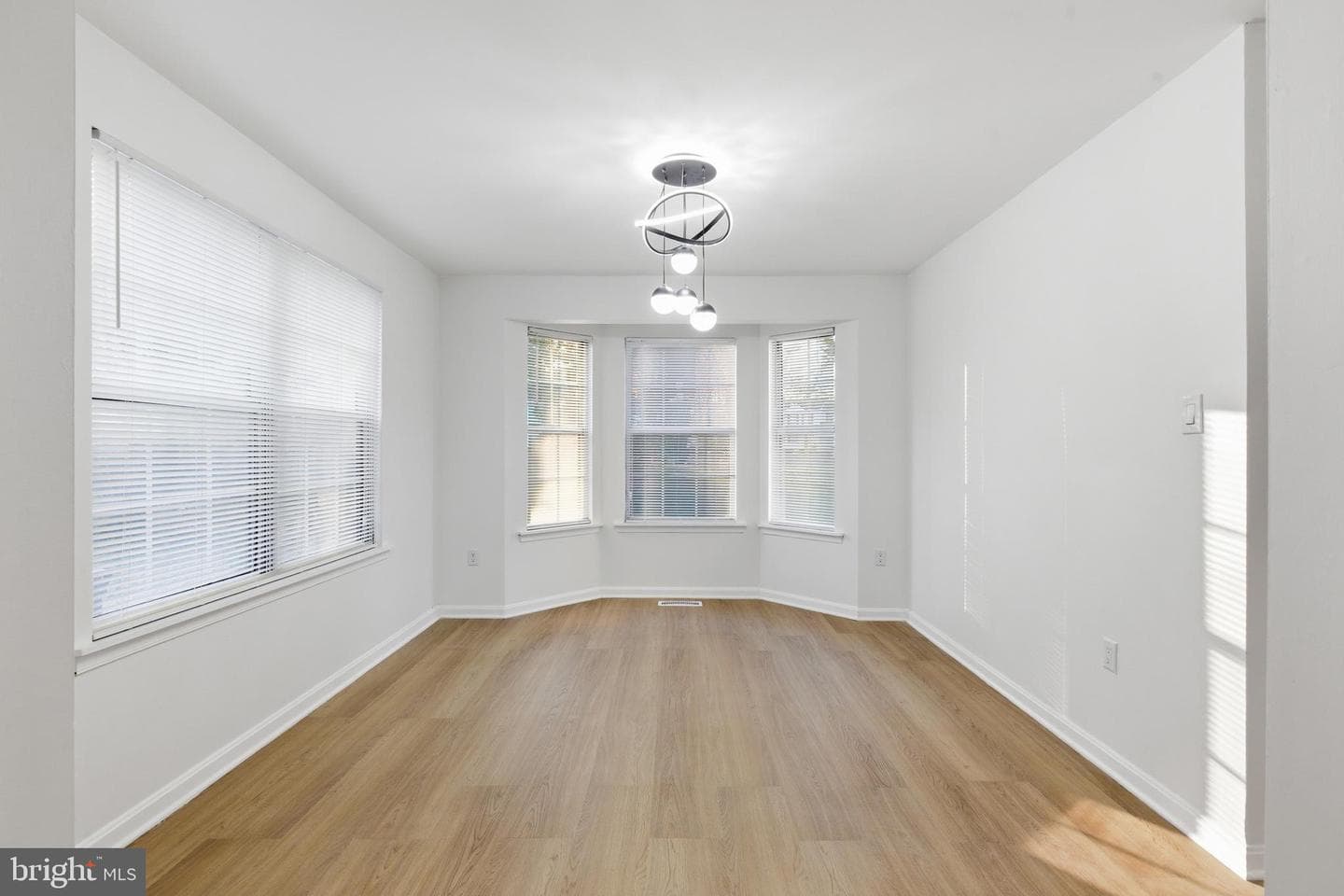 402 Red Leaf Court photo 11