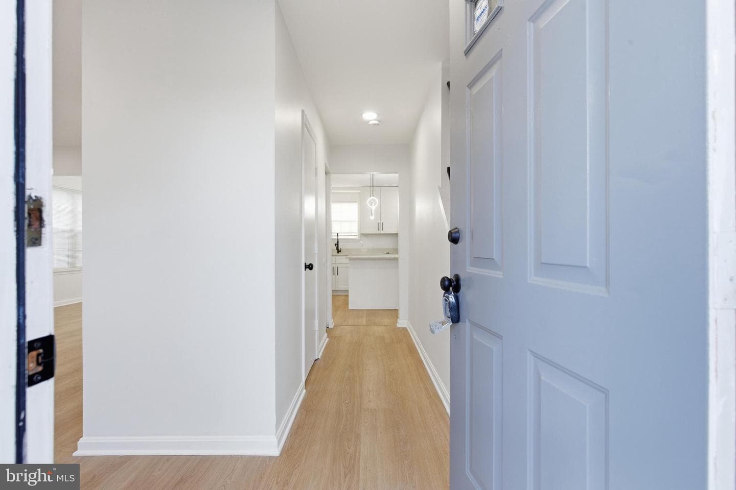 402 Red Leaf Court photo 2