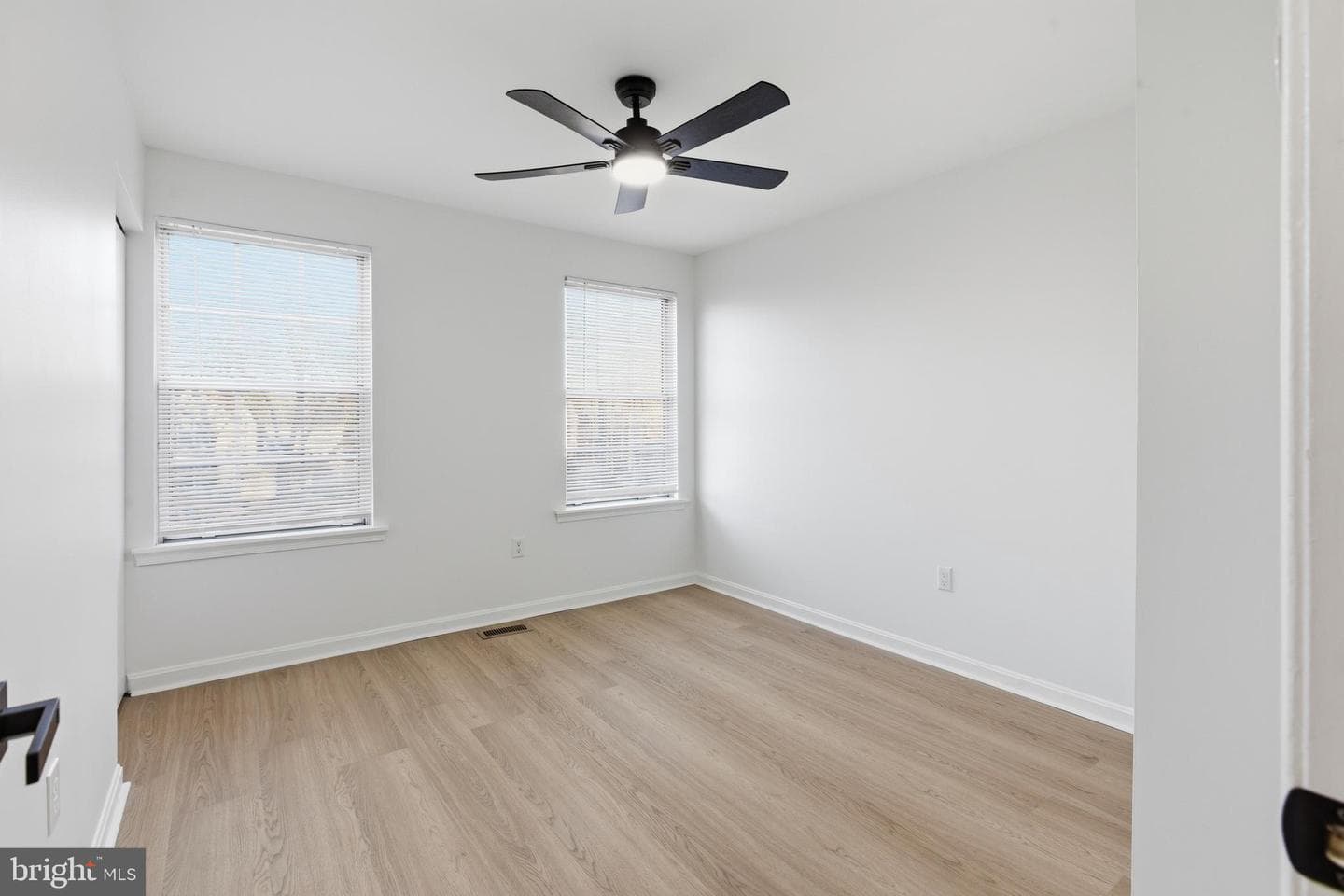 402 Red Leaf Court photo 20