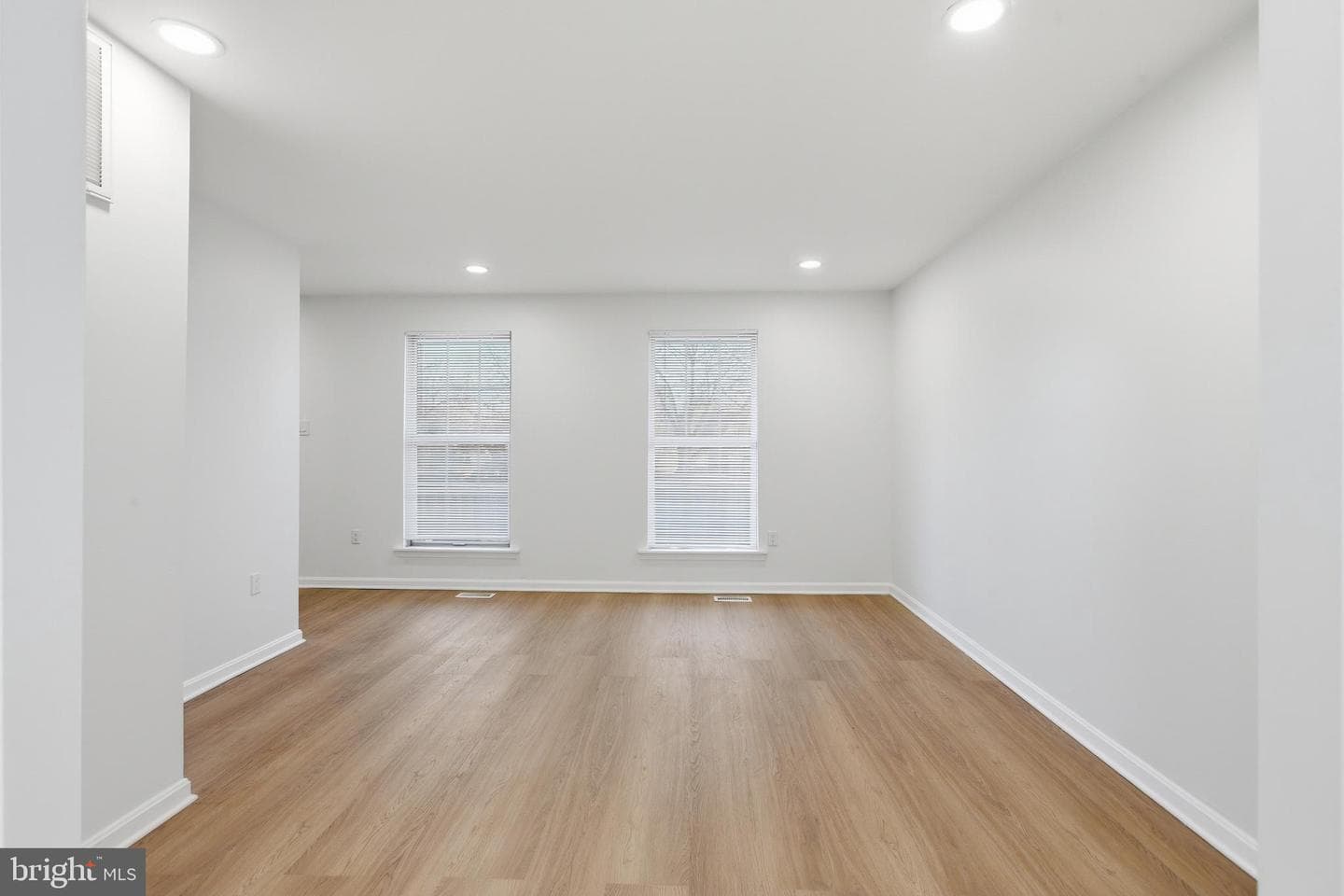 402 Red Leaf Court photo 25