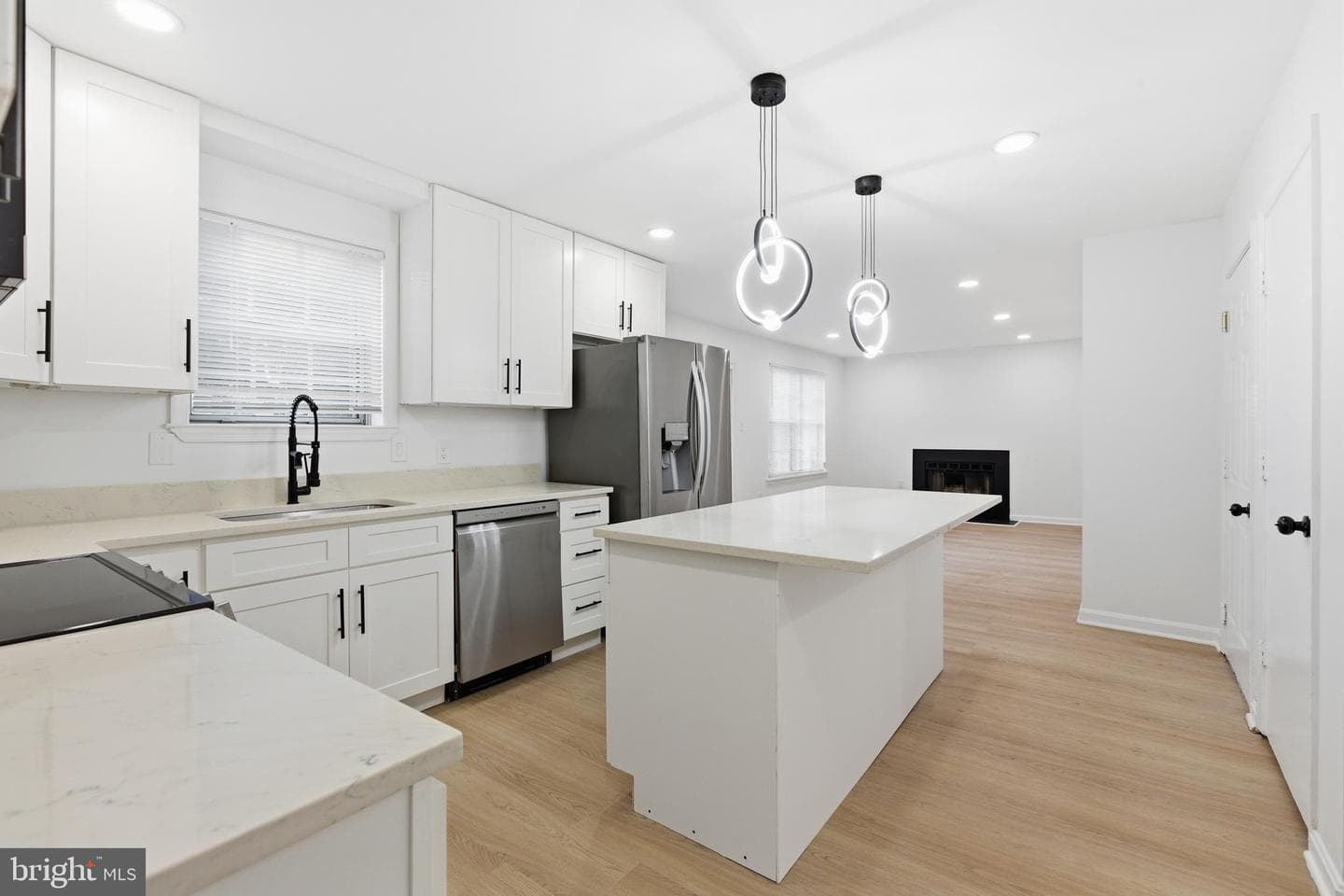 402 Red Leaf Court photo 4